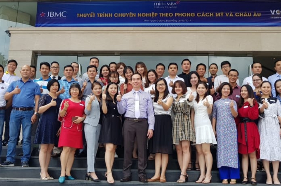 P. Giáo sư, Tiến sĩ JOLANDA TROMP