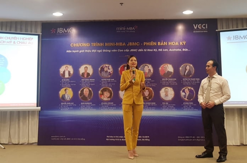 P. Giáo sư, Tiến sĩ JOLANDA TROMP