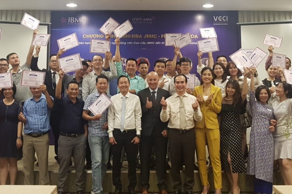 P. Giáo sư, Tiến sĩ JOLANDA TROMP